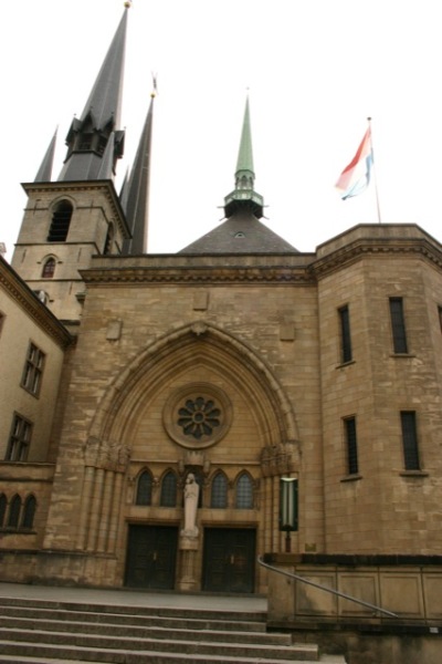Luxembourg - Cathedrale 1.JPG