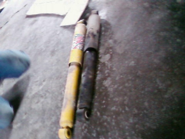 amortisseur noir est tres malade<br />le jaune ,son remplacent + 6