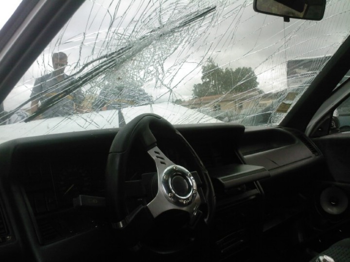 le volan et complètement plier ainsi que la voiture mdrrrrrrrrr !!!!!!!!!!!